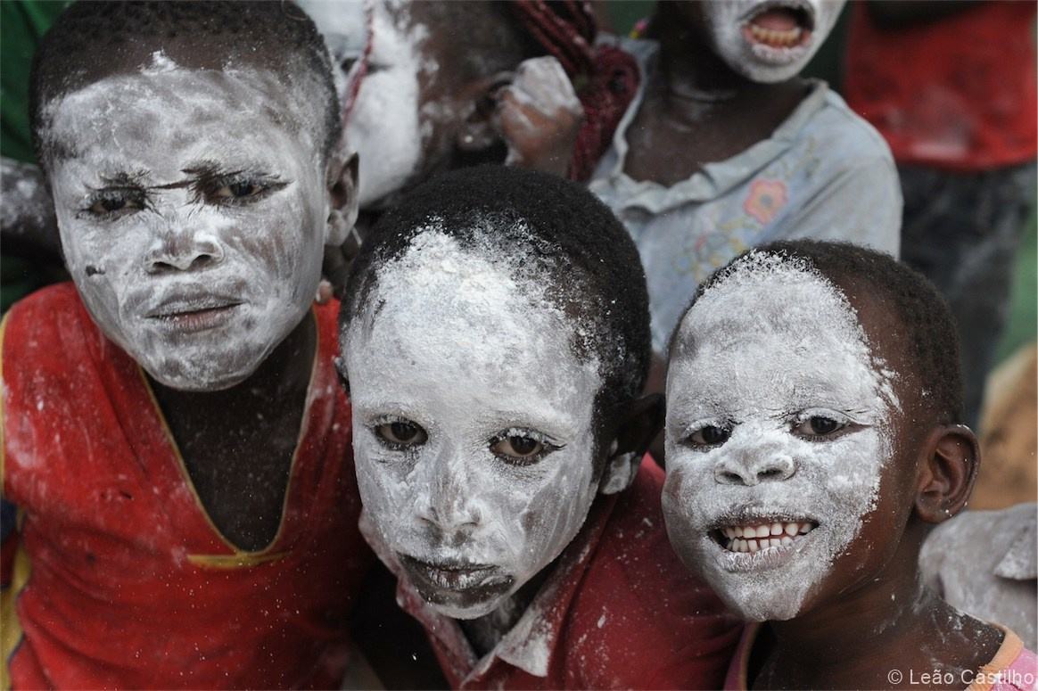 Photos of volunteer work in Congo. Simbahalu