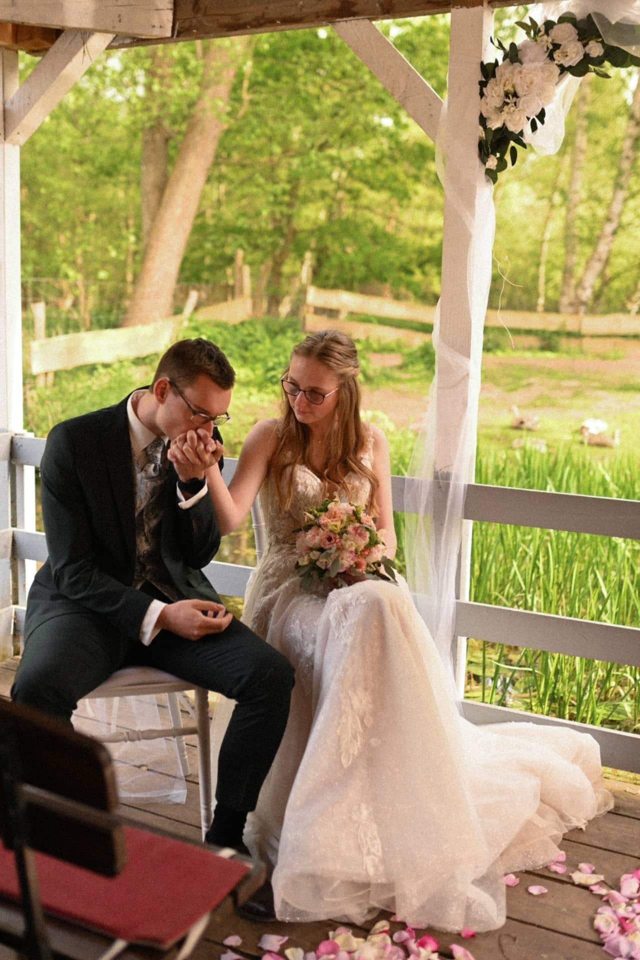 Traumhochzeit am Timmendorfer Strand – barfuß im Sand bei Sonnenuntergang