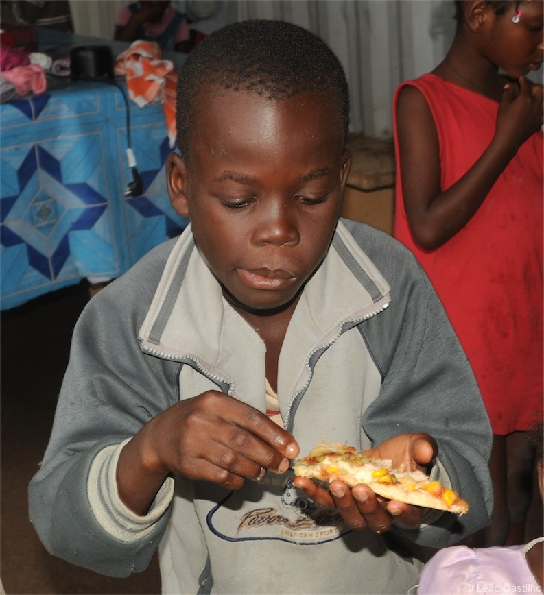 Photos of volunteer work in Congo. Simbahalu