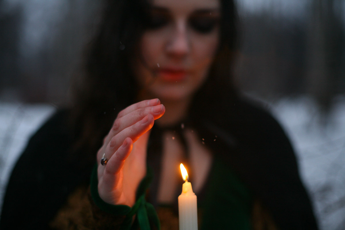 Luda and the apples of old winter. Victoria Dini. Art photography in London / Folkestone, UK