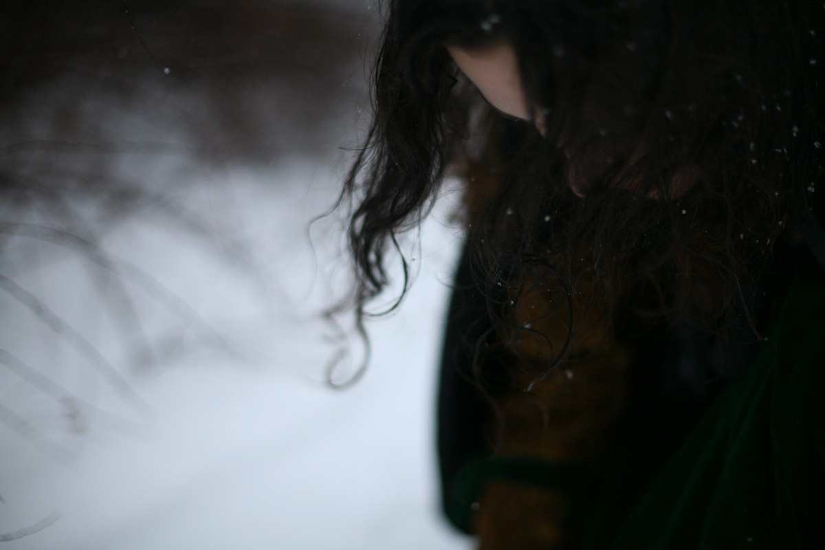 Luda and the apples of old winter. Victoria Dini. Art photography in London / Folkestone, UK