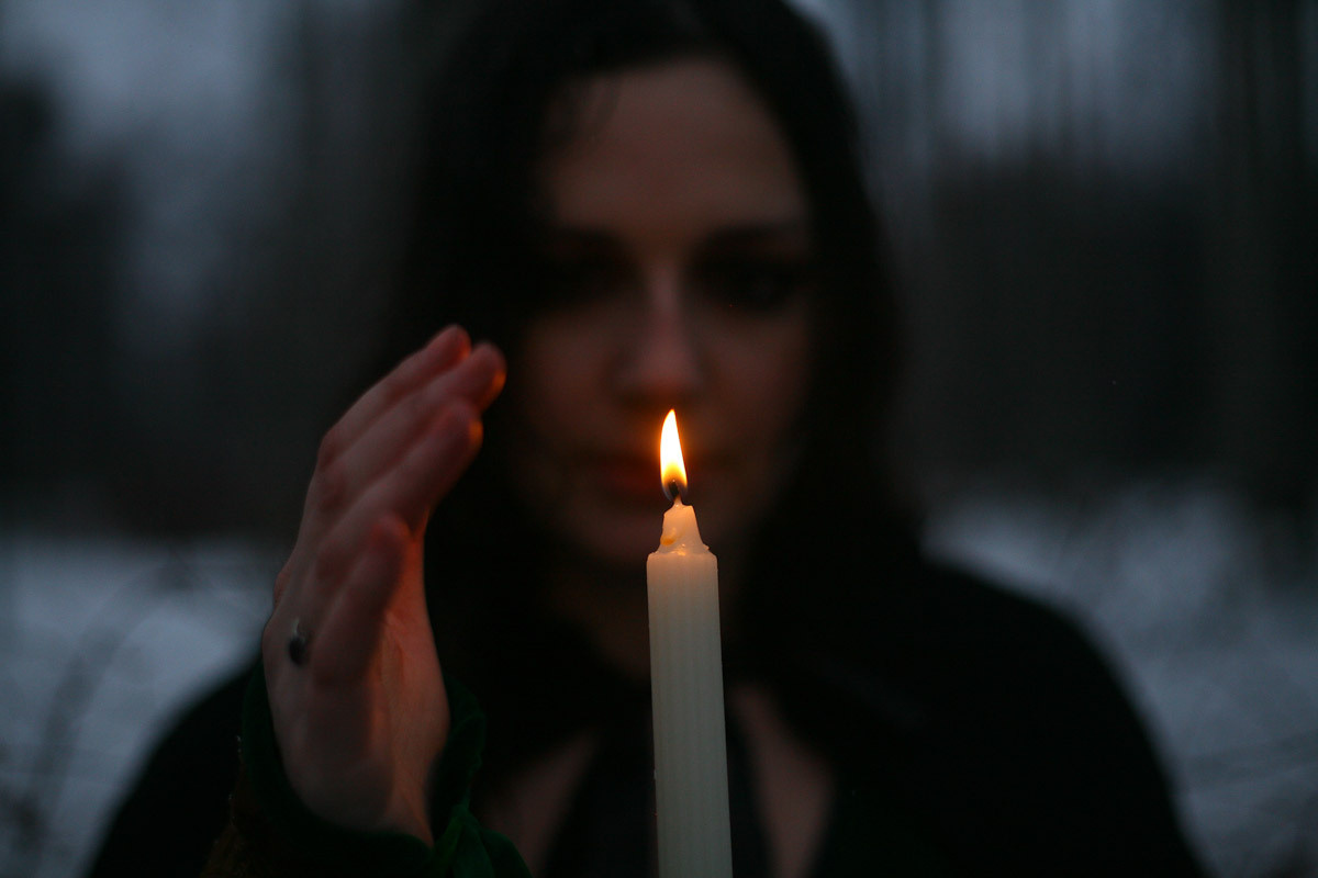 Luda and the apples of old winter. Victoria Dini. Art photography in London / Folkestone, UK