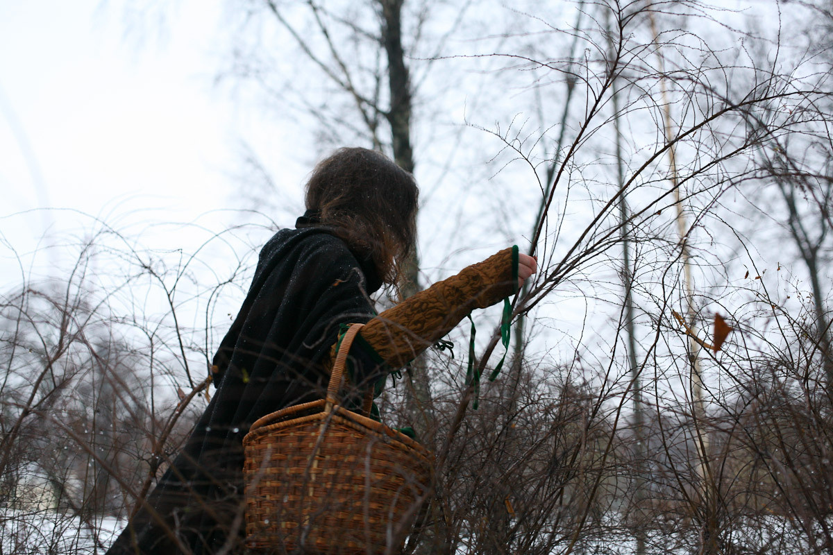Luda and the apples of old winter. Victoria Dini. Art photography in London / Folkestone, UK