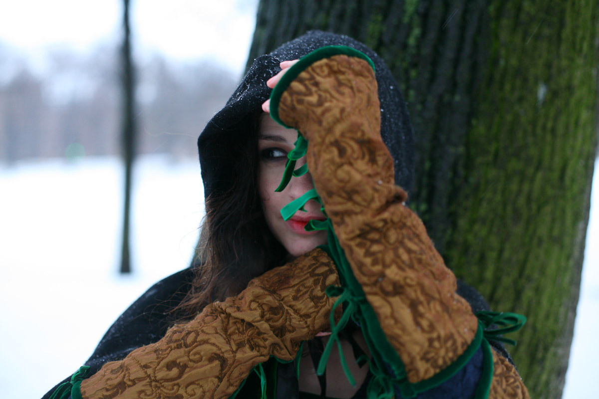 Luda and the apples of old winter. Victoria Dini. Art photography in London / Folkestone, UK