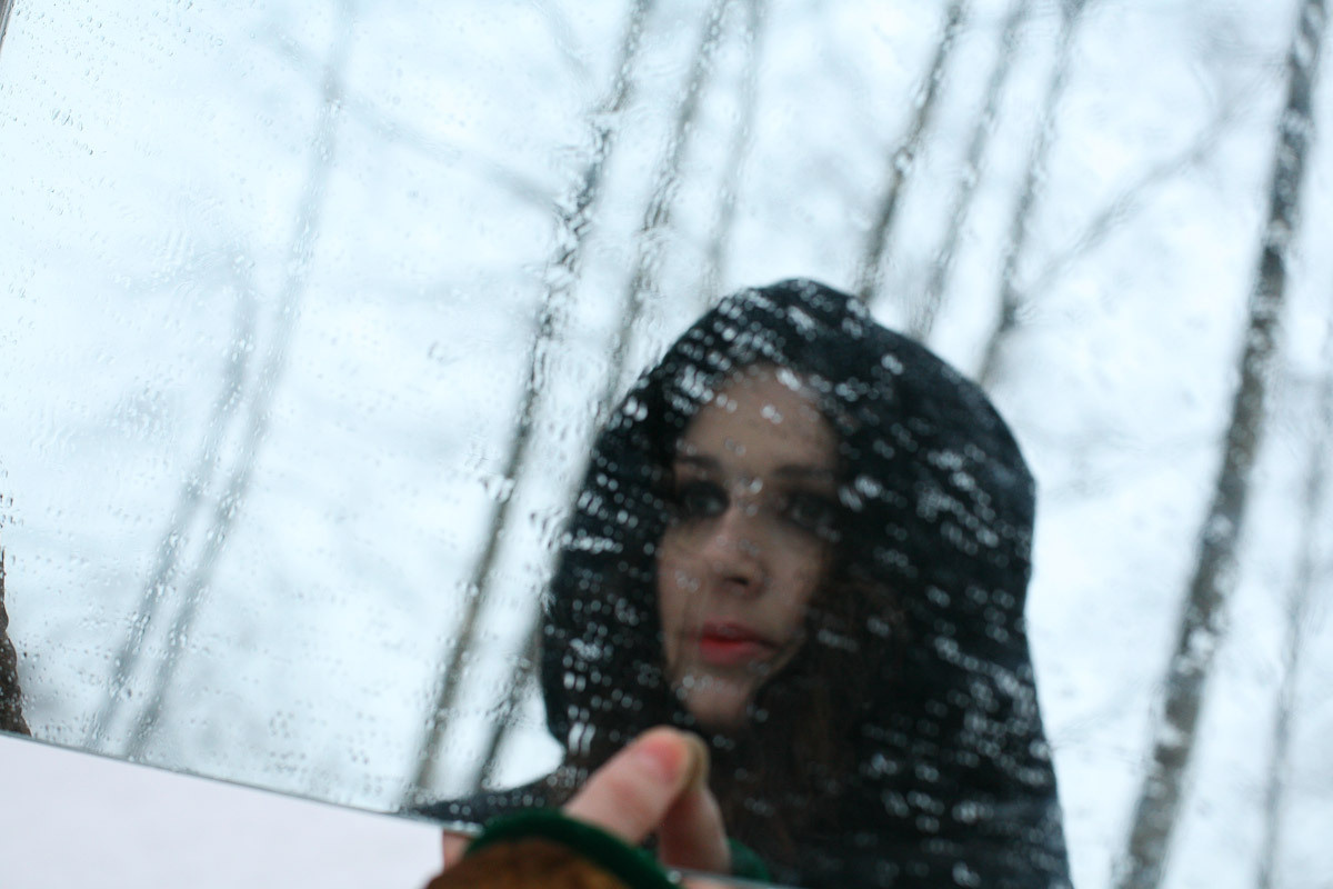 Luda and the apples of old winter. Victoria Dini. Art photography in London / Folkestone, UK