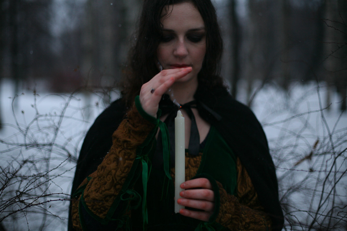 Luda and the apples of old winter. Victoria Dini. Art photography in London / Folkestone, UK