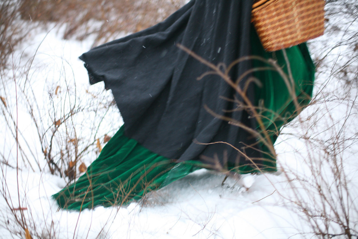 Luda and the apples of old winter. Victoria Dini. Art photography in London / Folkestone, UK