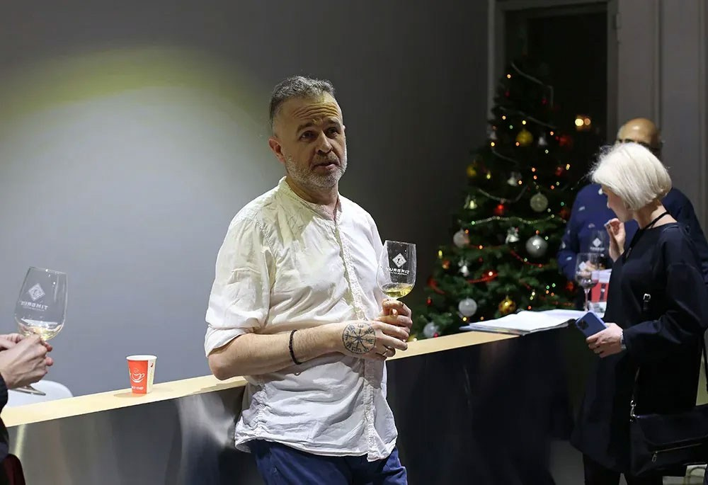 Открытие выставки Романа Рыбалёва «Календарь 2022». Școala de fotografie lui Roman Ribaliov. Orașul Chișinău, Moldova