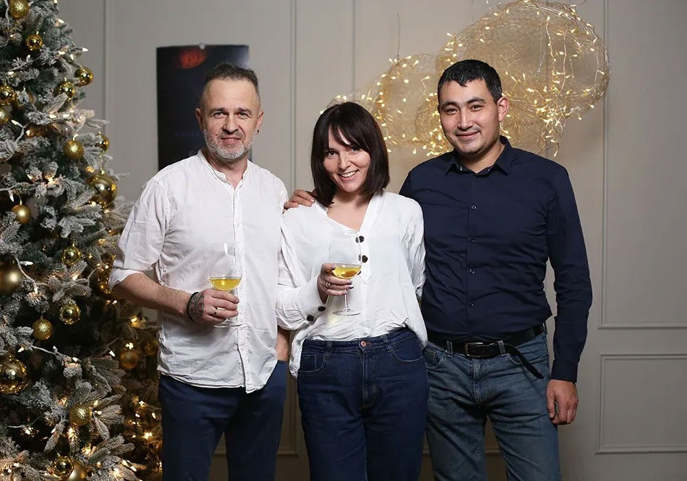 Открытие выставки Романа Рыбалёва «Календарь 2022». Școala de fotografie lui Roman Ribaliov. Orașul Chișinău, Moldova