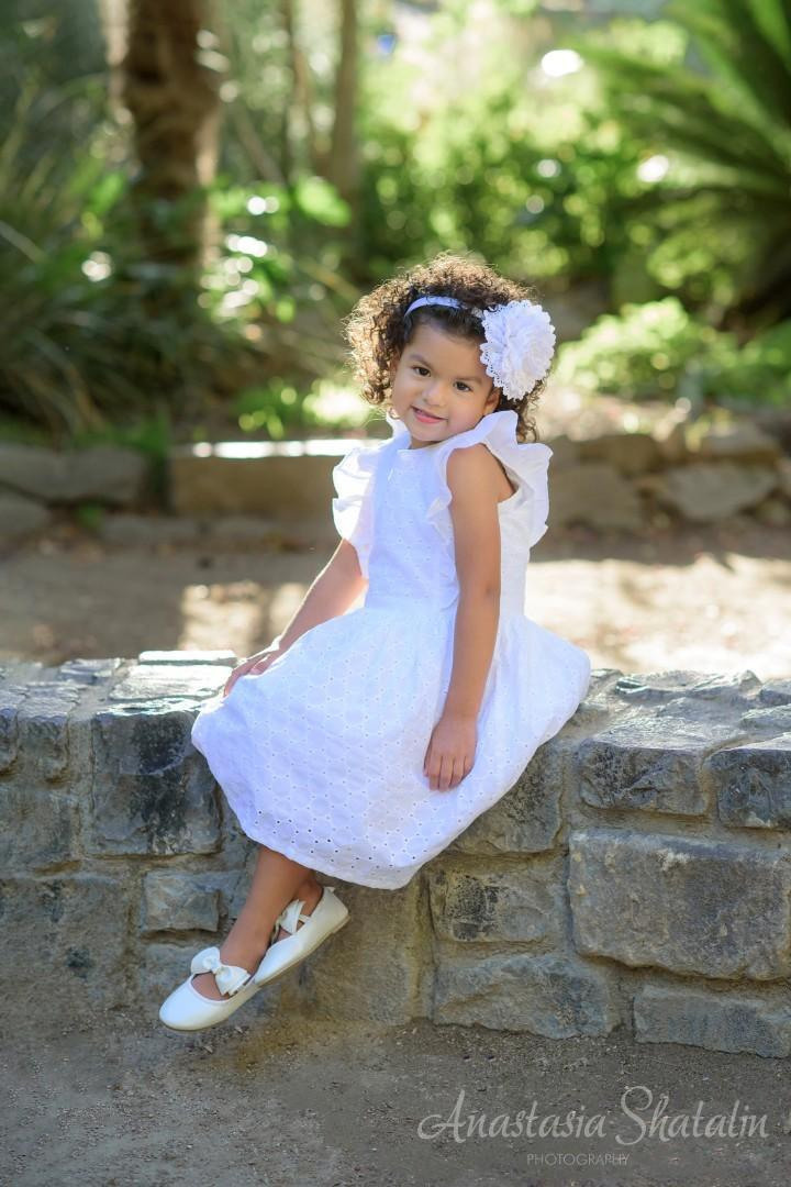 Pregnancy family photoshoot in Sacramento. Family photographer in Roseville, Rocklin, Folsom, Sacramento