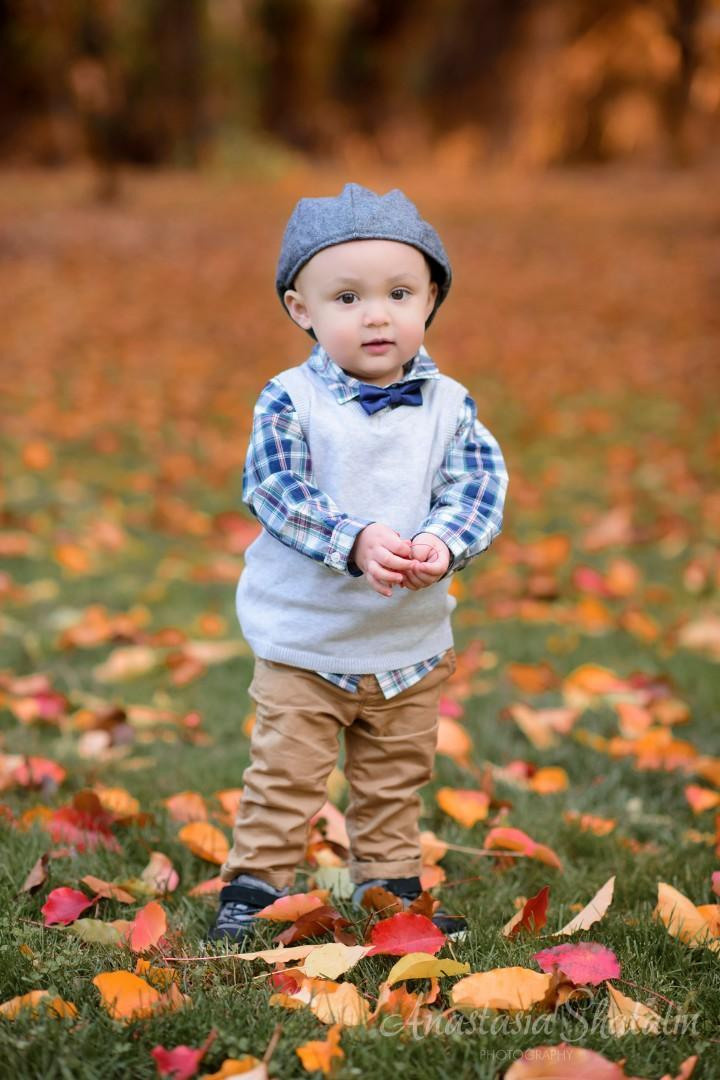 Outdoor fall family photographer Rocklin, CA. Family photographer in Roseville, Rocklin, Folsom, Sacramento