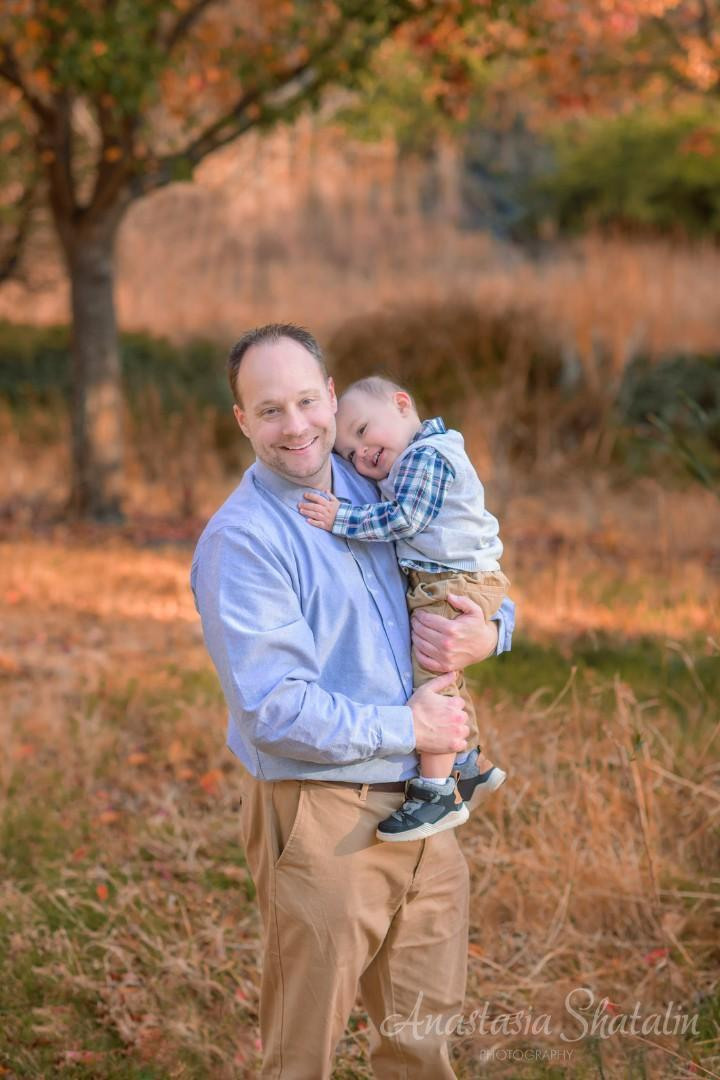 Outdoor fall family photographer Rocklin, CA. Family photographer in Roseville, Rocklin, Folsom, Sacramento