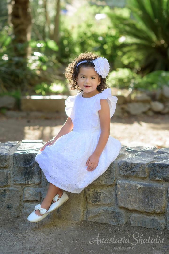 Pregnancy family photoshoot in Sacramento. Family photographer in Roseville, Rocklin, Folsom, Sacramento