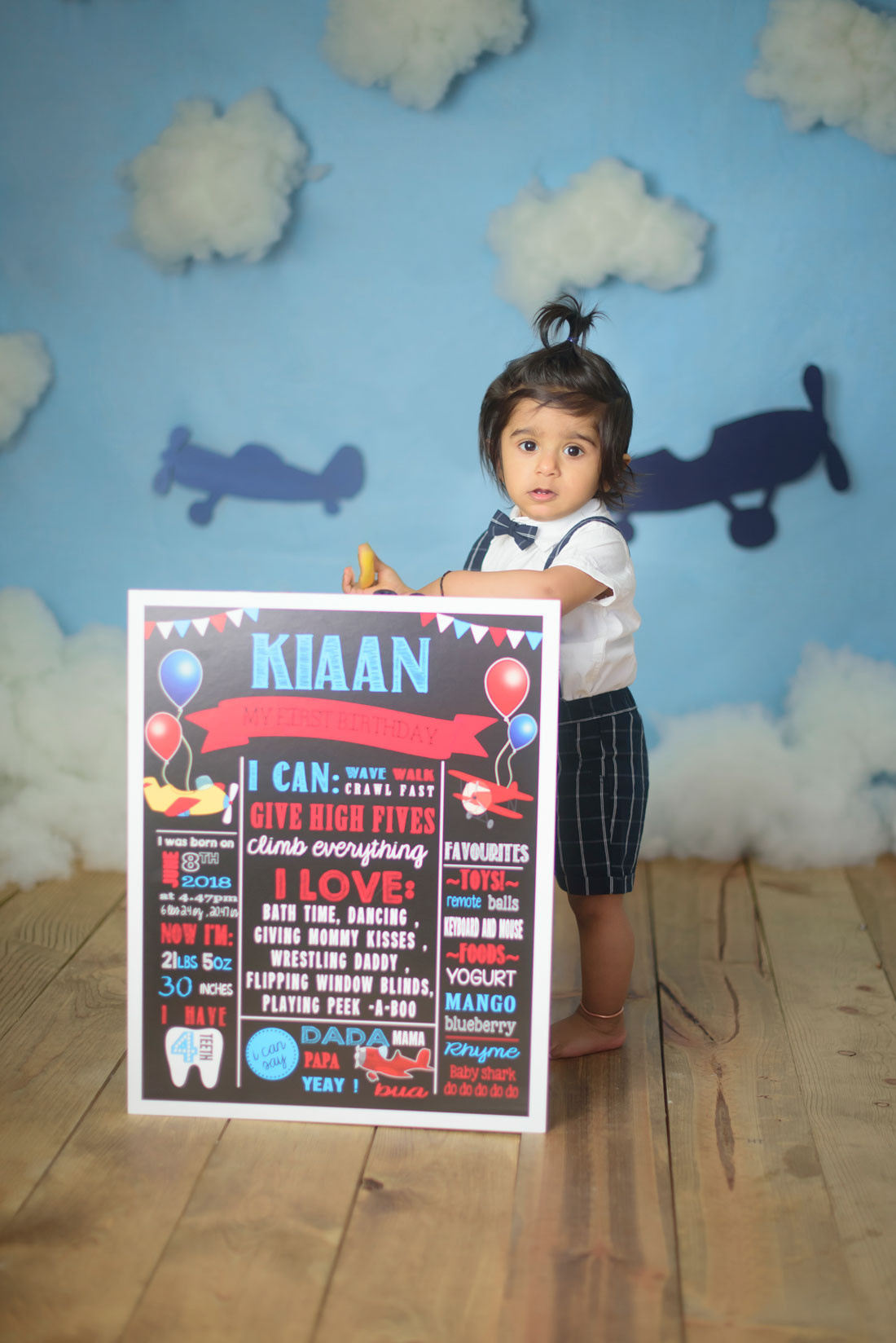 Vintage airplane cake smash session created by Rocklin photographer. Family photographer in Roseville, Rocklin, Folsom, Sacramento