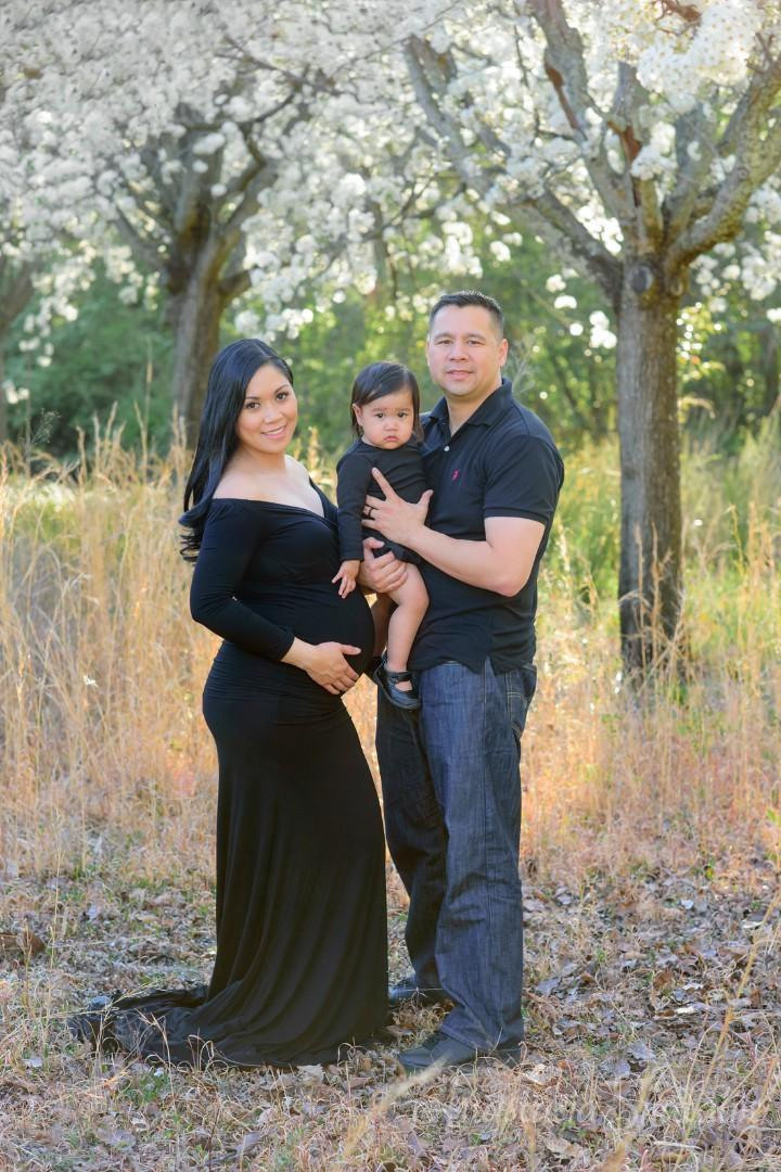Rocklin maternity photographer. Family photographer in Roseville, Rocklin, Folsom, Sacramento