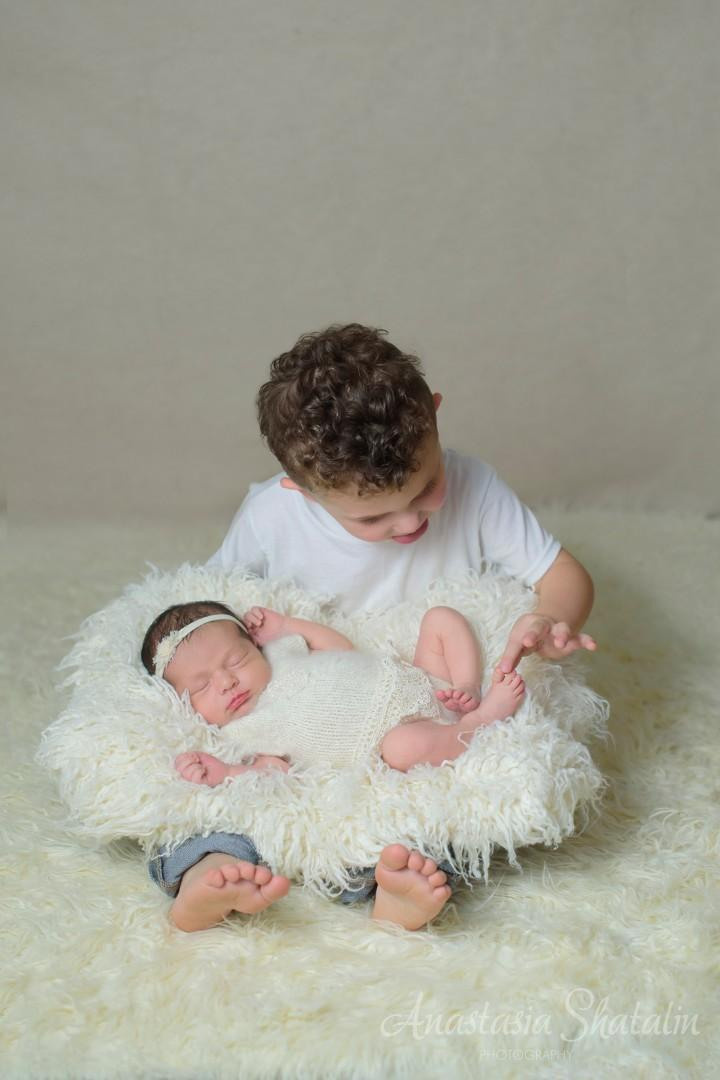 Newborn photography Roseville. Family photographer in Roseville, Rocklin, Folsom, Sacramento