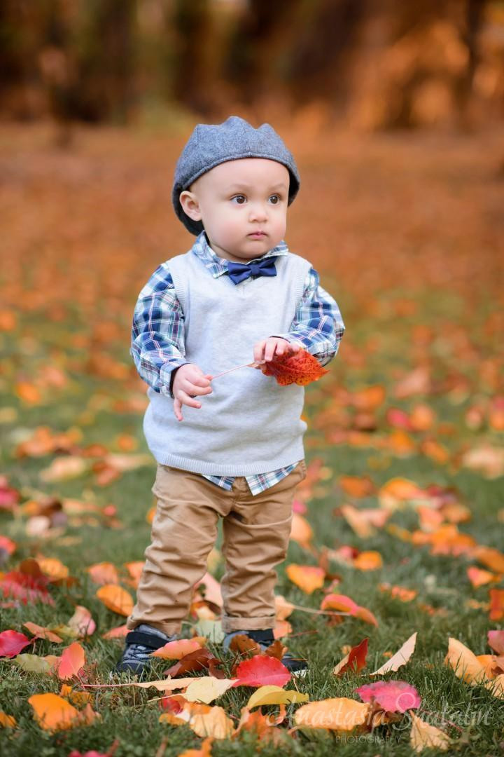 Outdoor fall family photographer Rocklin, CA. Family photographer in Roseville, Rocklin, Folsom, Sacramento