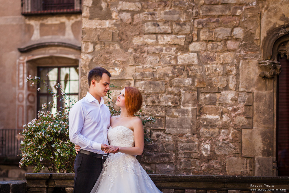 Soleada sesión de fotos en Barcelona. Fotógrafo en Barcelona Maslik Yulia