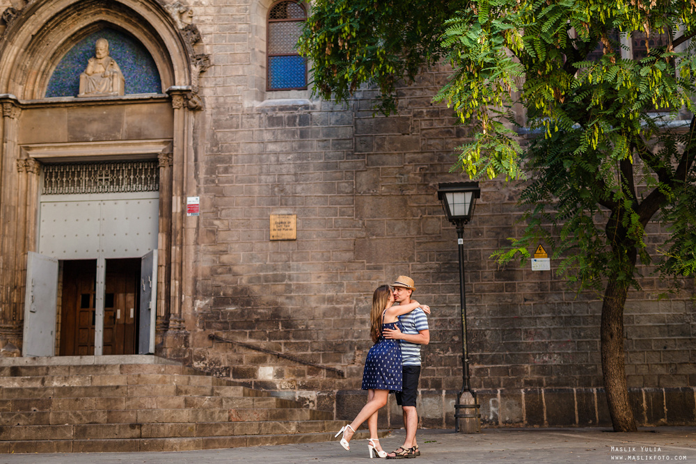 Luna de miel en barcelona. Fotógrafo en Barcelona Maslik Yulia