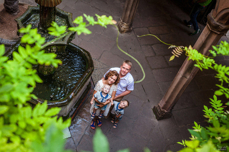 Rodzinna sesja zdjęciowa w Barcelonie. Fotograf w Barcelonie Hiszpanii Maslik Yulia