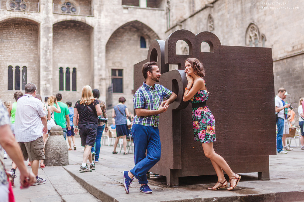 Fun photo shoot in Barcelona. Photographer in Barcelona Spain Maslik Yulia