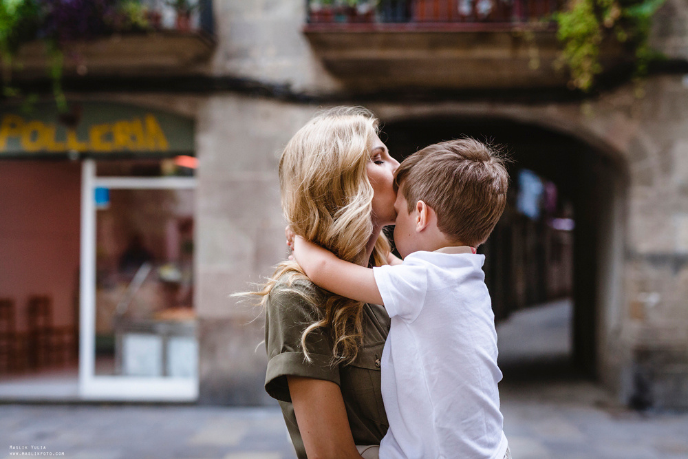 Przygoda - sesja zdjęciowa w Barcelonie. Fotograf w Barcelonie Hiszpanii Maslik Yulia