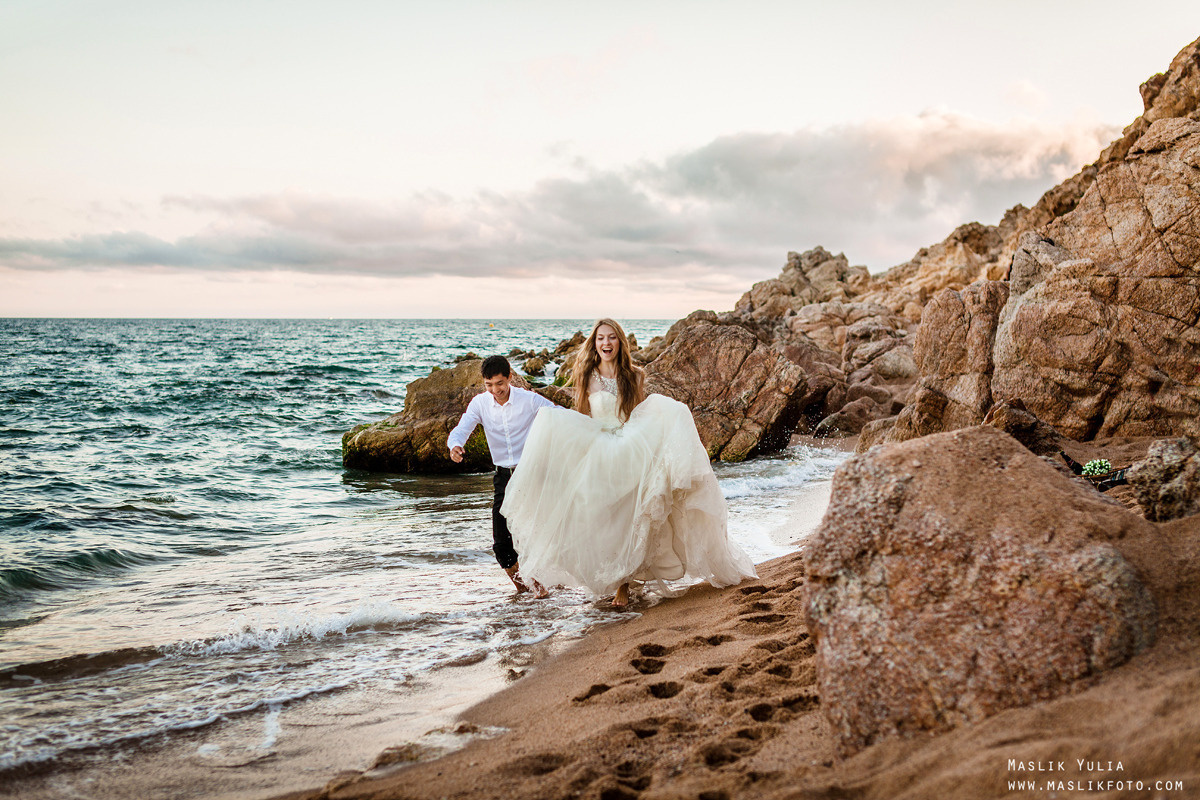 Sesión fotográfica de boda en la Costa Brava. Fotógrafo en Barcelona Maslik Yulia