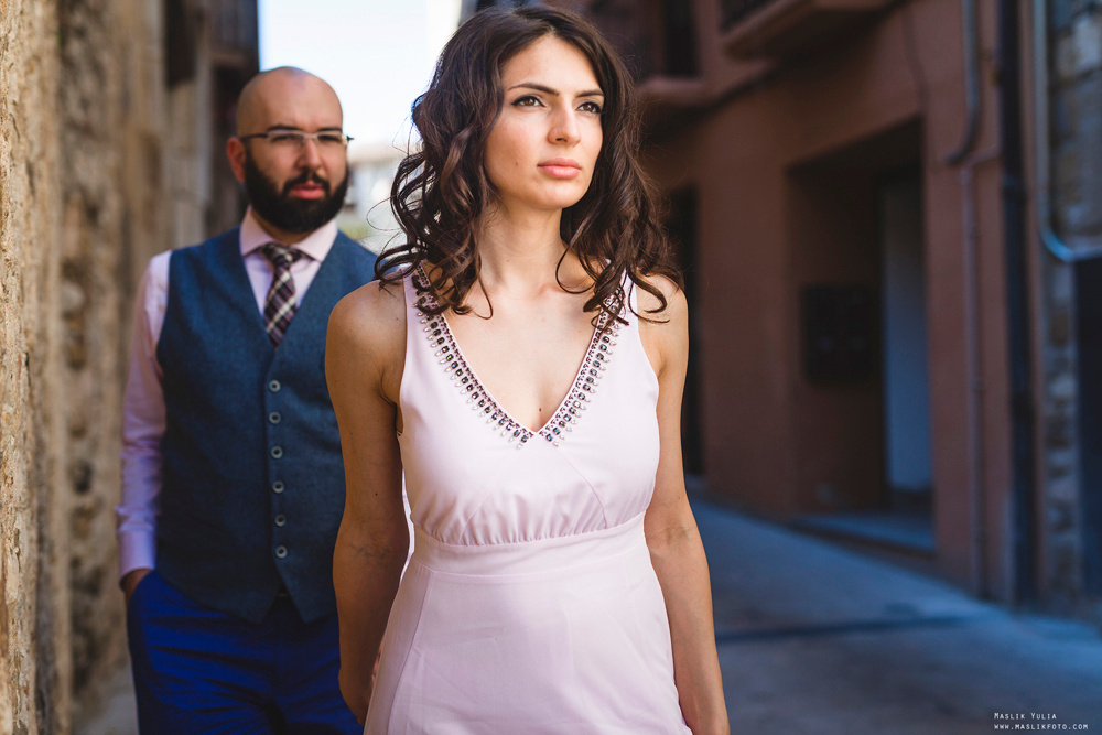 Photosession in the fabulous Besalu. Photographer in Barcelona Spain Maslik Yulia