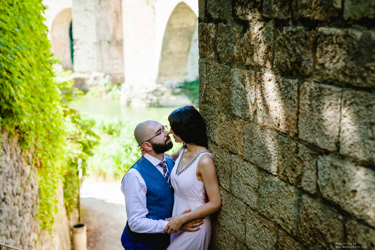Photosession in the fabulous Besalu. Photographer in Barcelona Spain Maslik Yulia