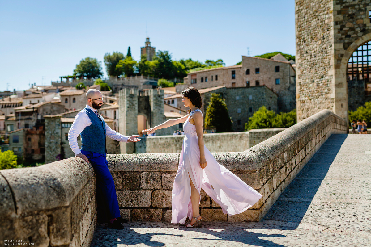 Photosession in the fabulous Besalu. Photographer in Barcelona Spain Maslik Yulia