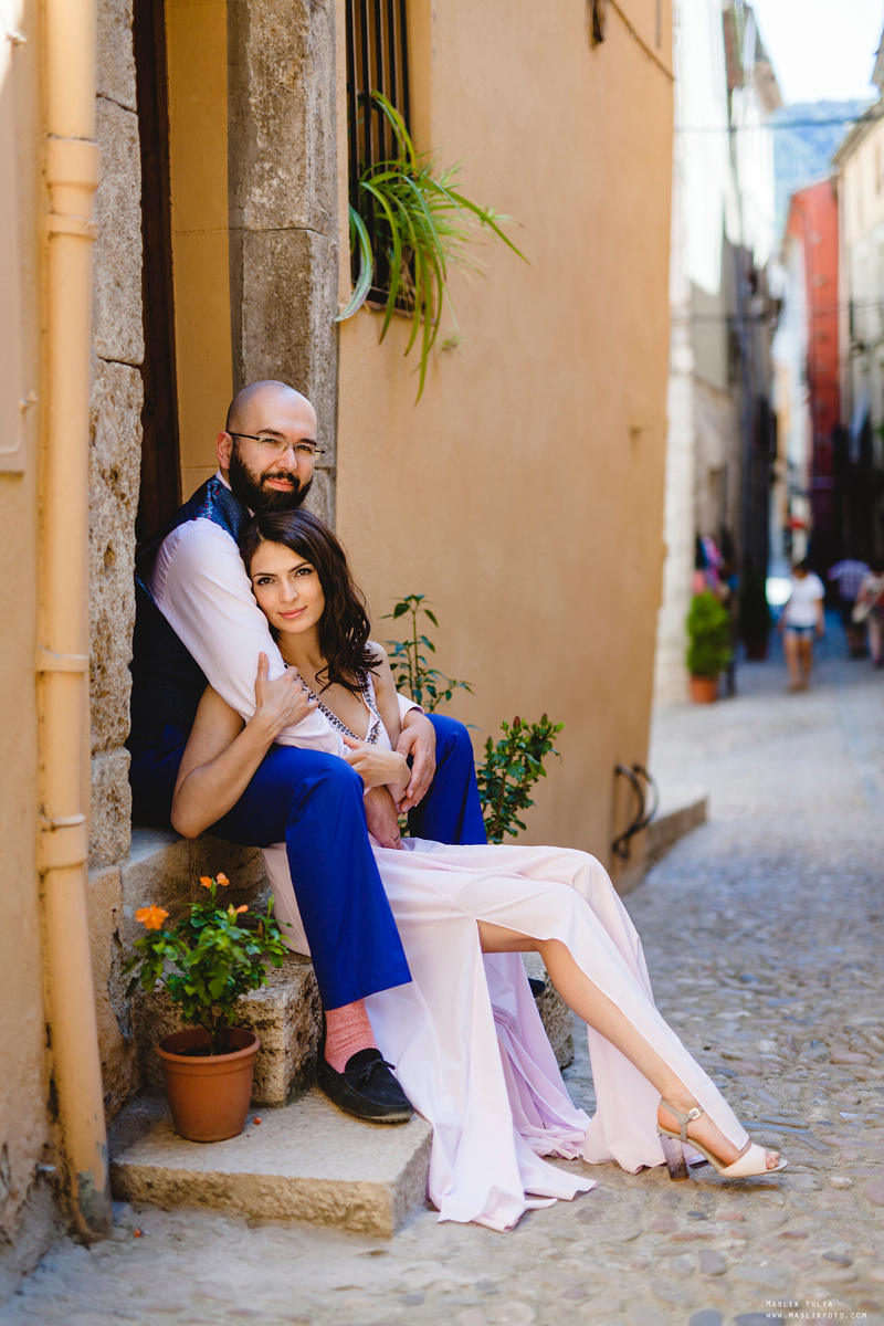 Photosession in the fabulous Besalu. Photographer in Barcelona Spain Maslik Yulia