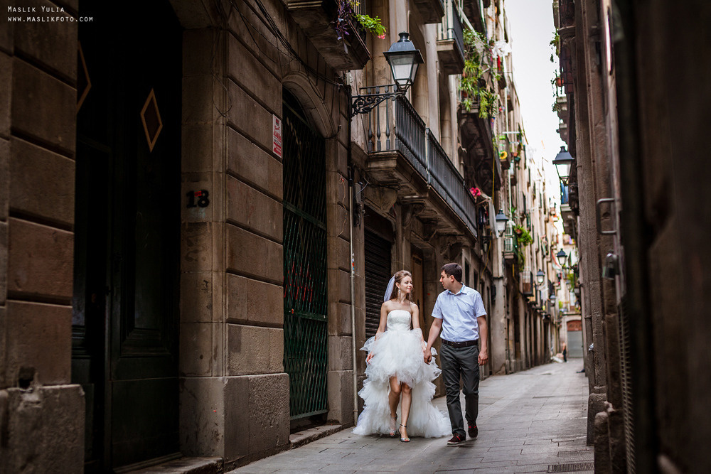 Sesión de fotos de boda en el puerto de Barcelona. Fotógrafo en Barcelona Maslik Yulia