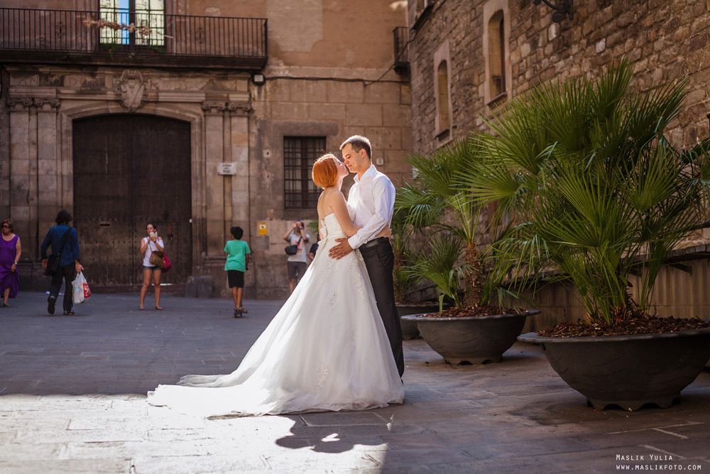 Soleada sesión de fotos en Barcelona. Fotógrafo en Barcelona Maslik Yulia