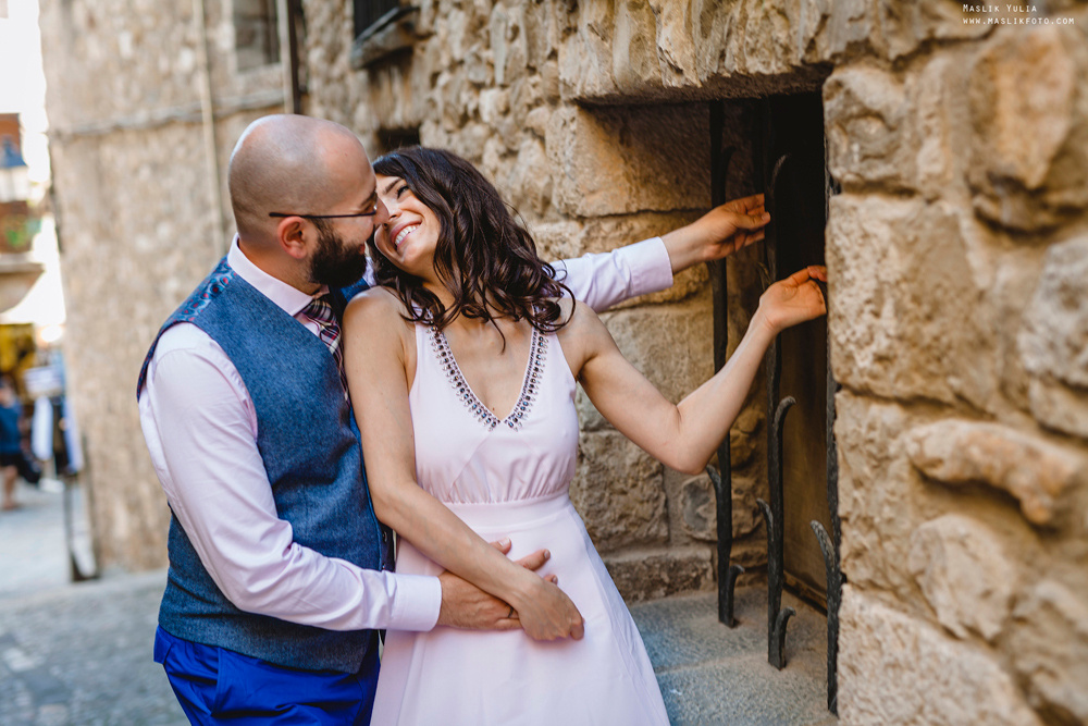 Photosession in the fabulous Besalu. Photographer in Barcelona Spain Maslik Yulia