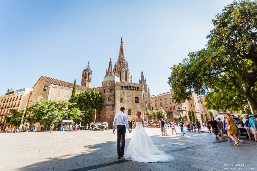 Soleada sesión de fotos en Barcelona. Fotógrafo en Barcelona Maslik Yulia