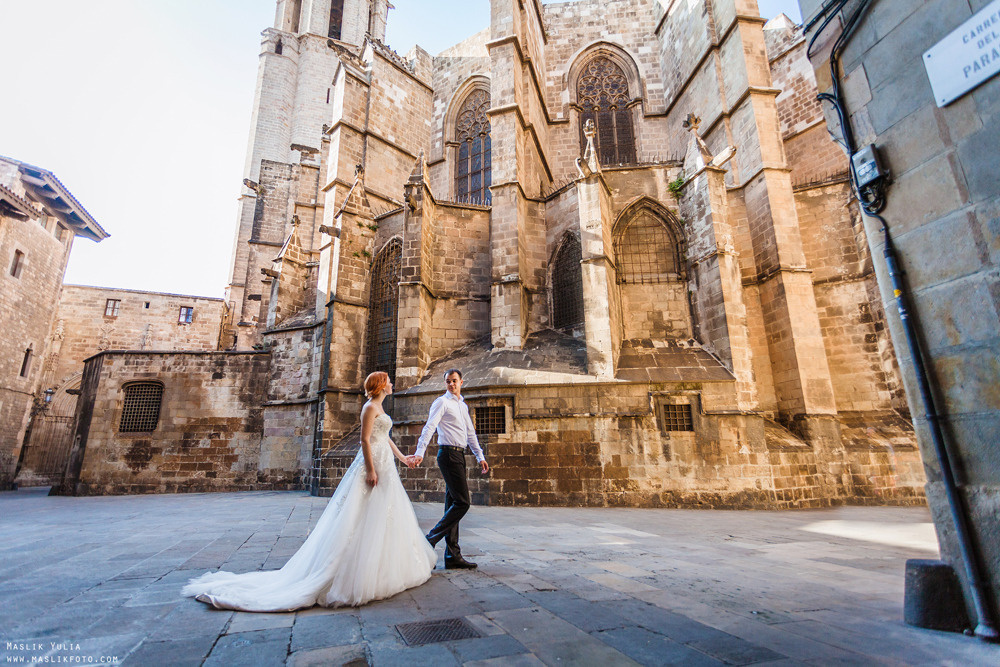Soleada sesión de fotos en Barcelona. Fotógrafo en Barcelona Maslik Yulia