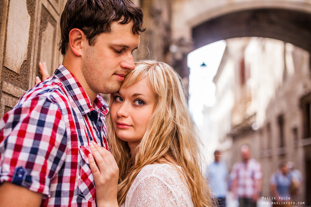 Romantic photo session in Barcelona. Photographer in Barcelona Spain Maslik Yulia