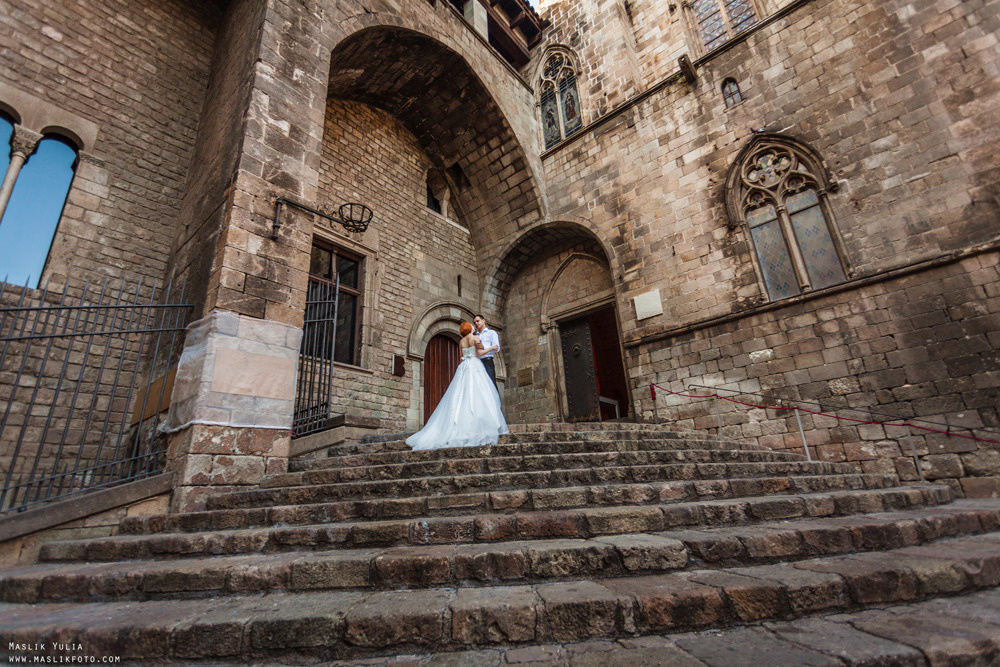 Soleada sesión de fotos en Barcelona. Fotógrafo en Barcelona Maslik Yulia