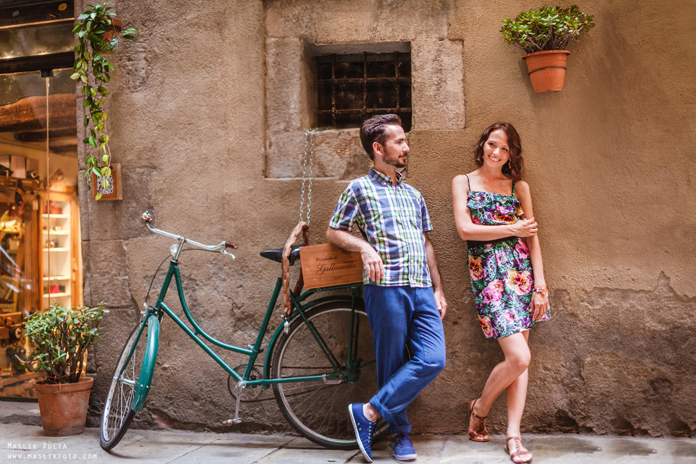 Fun photo shoot in Barcelona. Photographer in Barcelona Spain Maslik Yulia