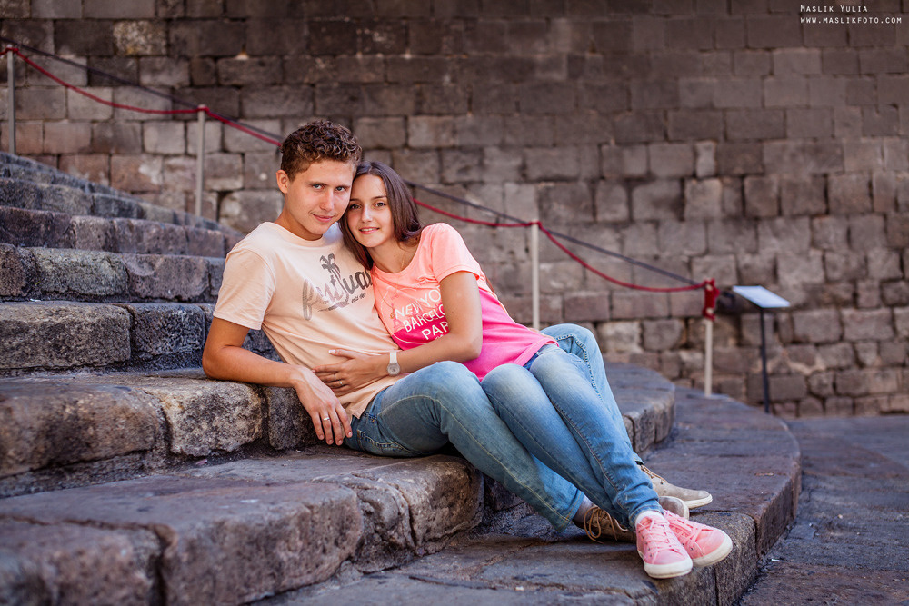 Impresionante paseo fotográfico de enamorados en Barcelona. Fotógrafo en Barcelona Maslik Yulia