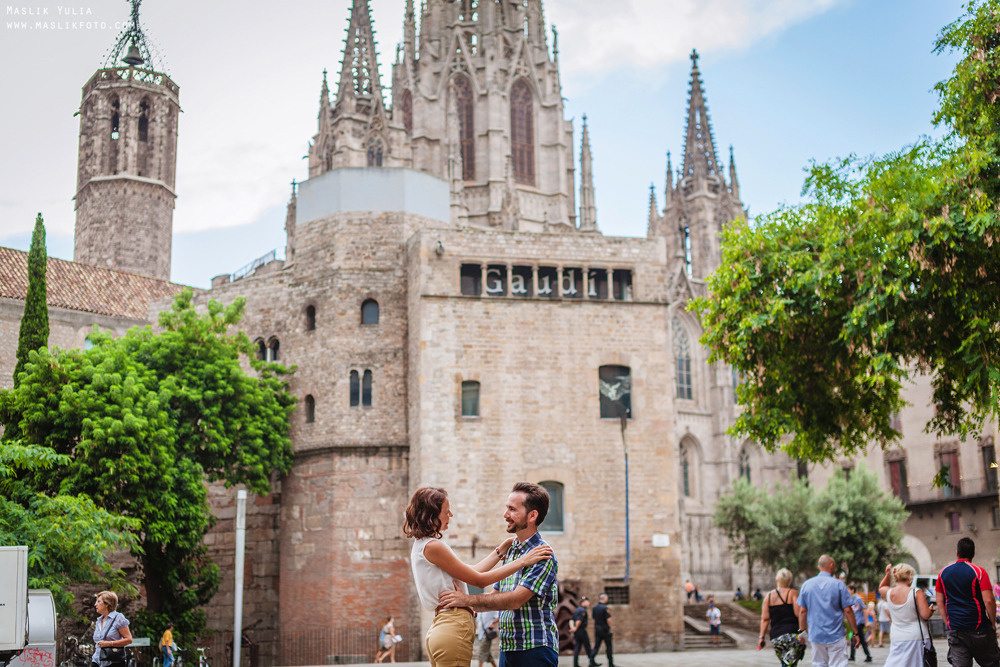 Fun photo shoot in Barcelona. Photographer in Barcelona Spain Maslik Yulia