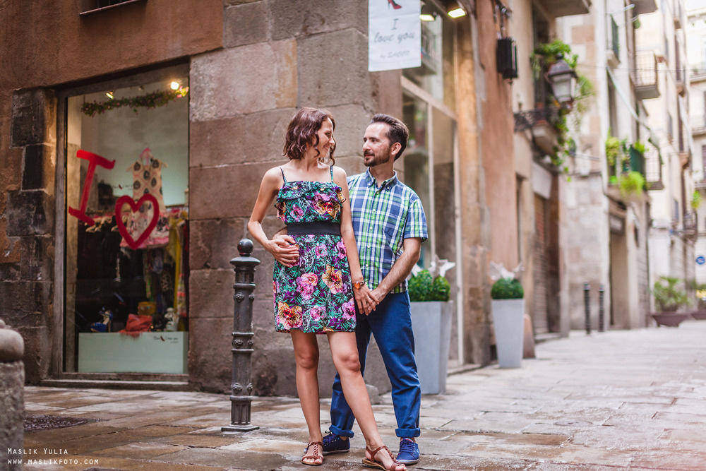 Fun photo shoot in Barcelona. Photographer in Barcelona Spain Maslik Yulia