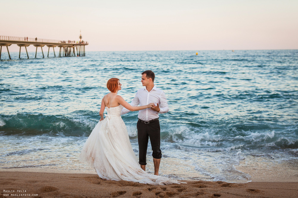 Soleada sesión de fotos en Barcelona. Fotógrafo en Barcelona Maslik Yulia