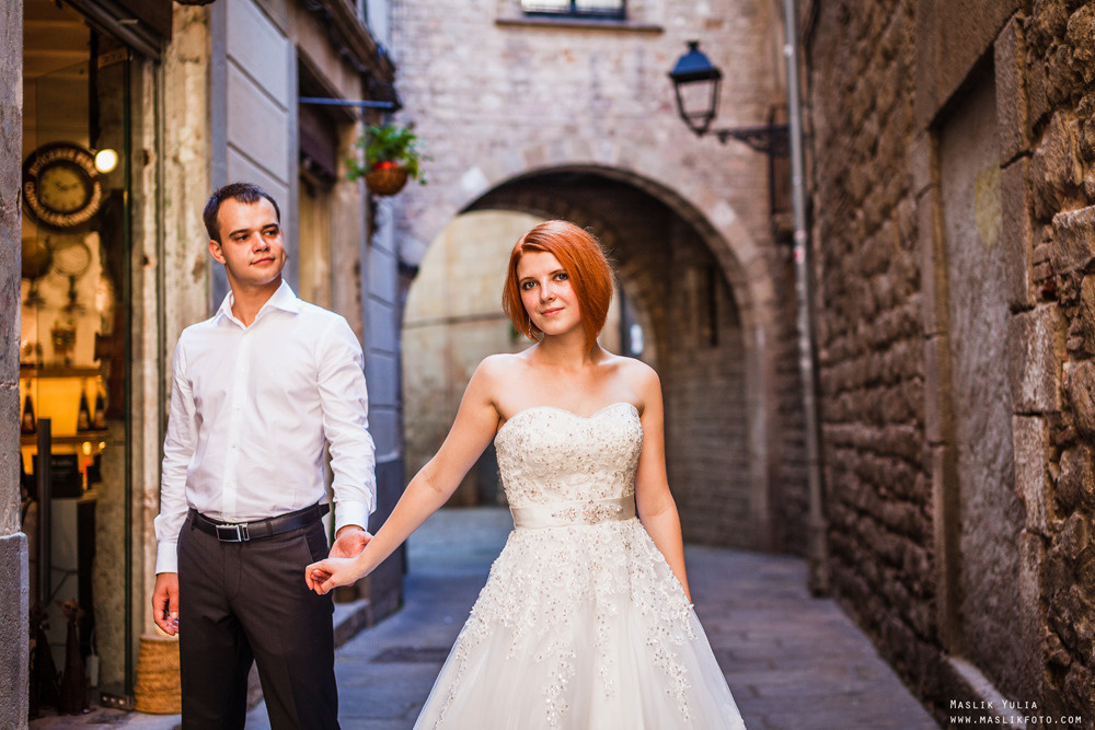 Soleada sesión de fotos en Barcelona. Fotógrafo en Barcelona Maslik Yulia