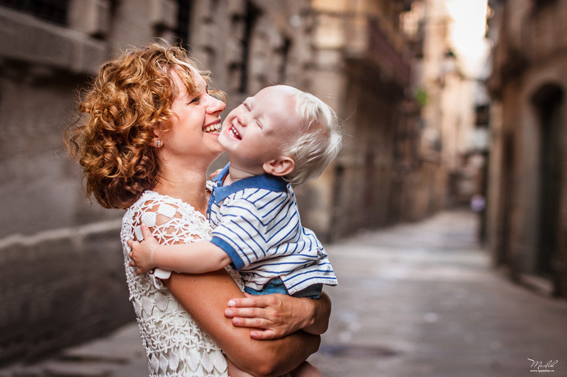 Rodzinna sesja zdjęciowa w Barcelonie. Fotograf w Barcelonie Hiszpanii Maslik Yulia