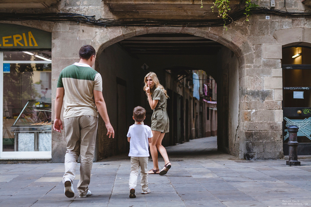 Przygoda - sesja zdjęciowa w Barcelonie. Fotograf w Barcelonie Hiszpanii Maslik Yulia