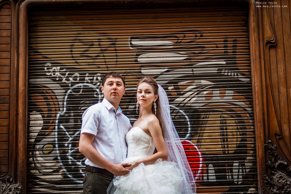 Sesión de fotos de boda en el puerto de Barcelona. Fotógrafo en Barcelona Maslik Yulia