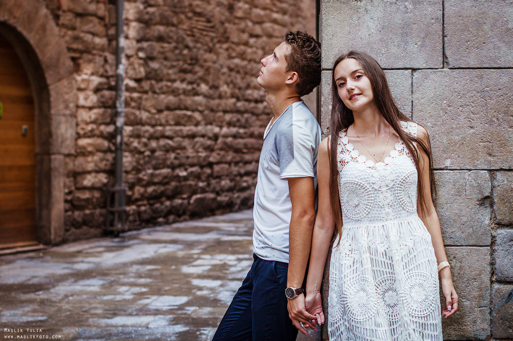 Impresionante paseo fotográfico de enamorados en Barcelona. Fotógrafo en Barcelona Maslik Yulia