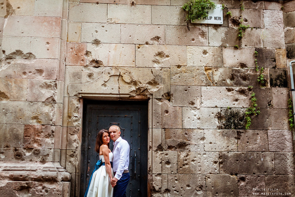 Elegante paseo fotográfico de boda. Fotógrafo en Barcelona Maslik Yulia