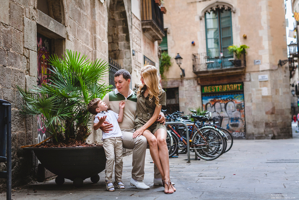 Przygoda - sesja zdjęciowa w Barcelonie. Fotograf w Barcelonie Hiszpanii Maslik Yulia